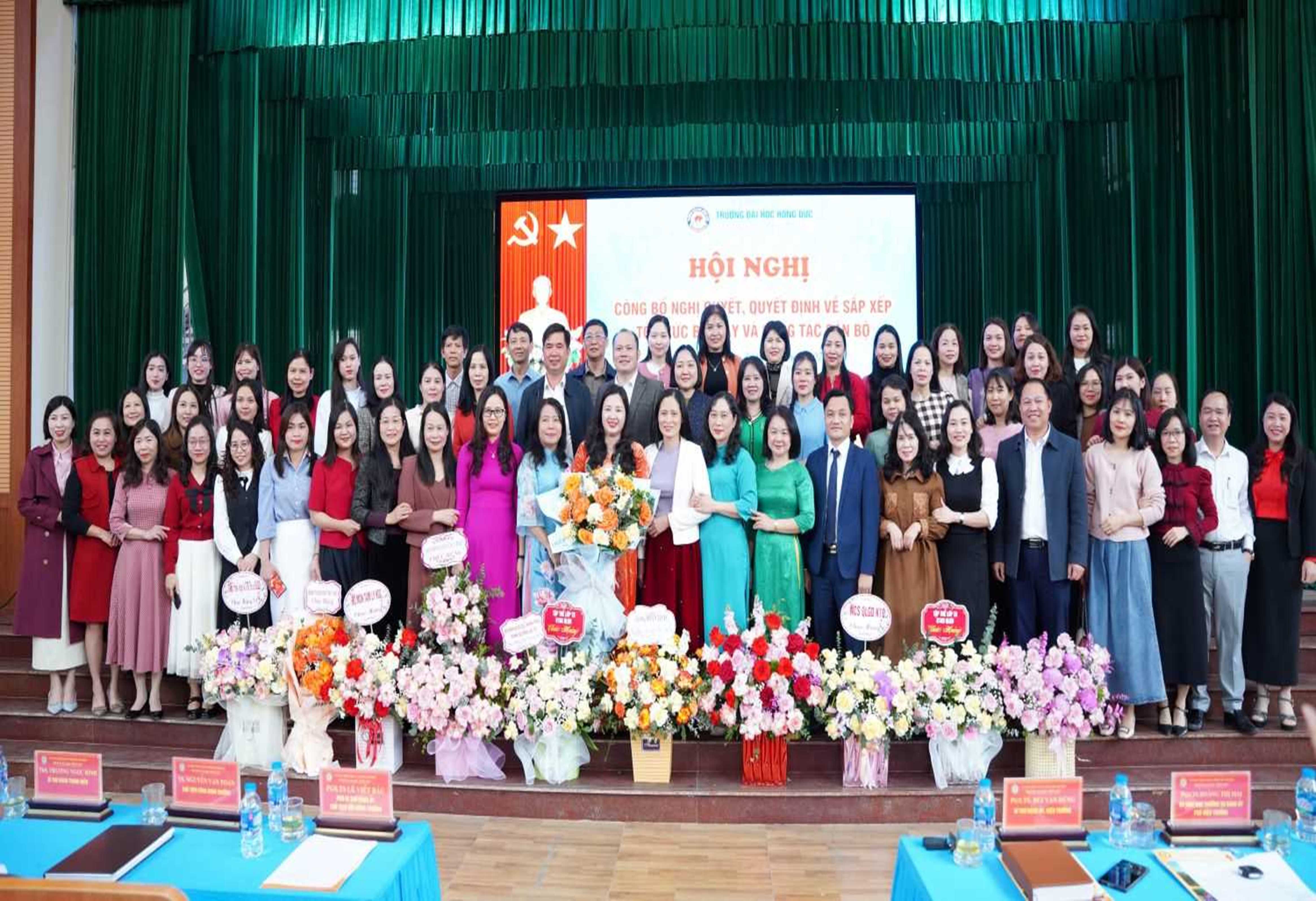 Công bố Nghị quyết của Hội đồng trường về thành lập Khoa Giáo dục và công bố các Quyết định bổ nhiệm Trưởng khoa, Phó Trưởng khoa Giáo dục